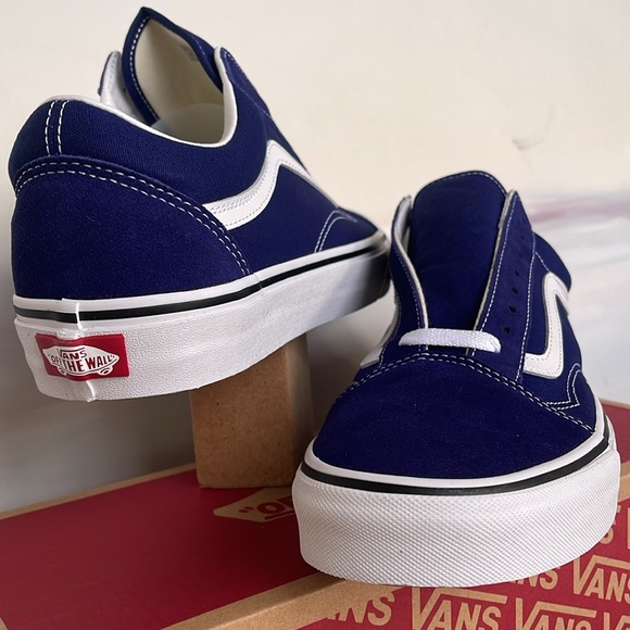 Vans WMNS Old Skool
Color Theory Beacon Blue
VN0005UFBYM
Sneakers - Picture 10 of 16